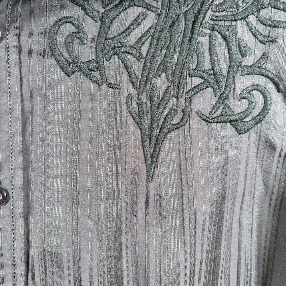 Roar Embroidered Button‎ Up Shirt Men's L Black L/S Western Goth Monochrome